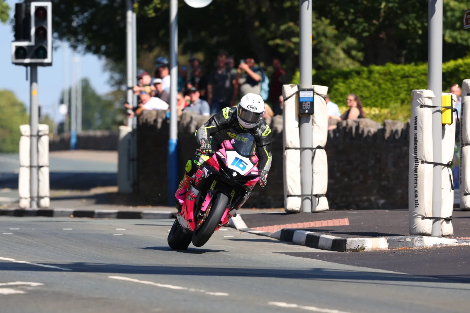 Final-Lap Thriller In The 2025 Senior Manx Grand Prix