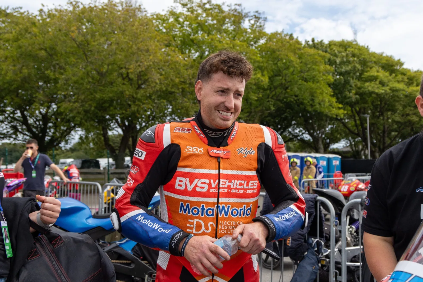 Final qualifying session of the 2026 Manx Grand Prix concludes as two riders lap over 120mph