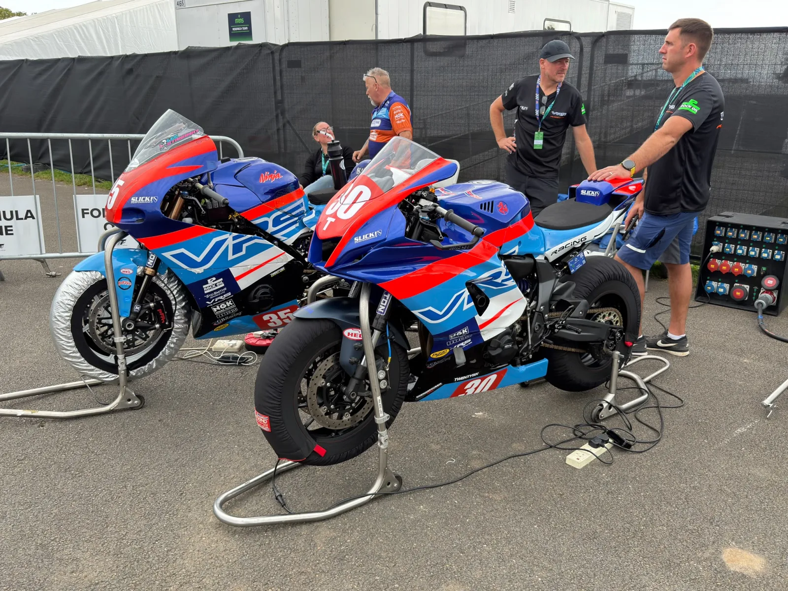 Rain stops first qualifying session as Johnny Stewart sets blistering pace