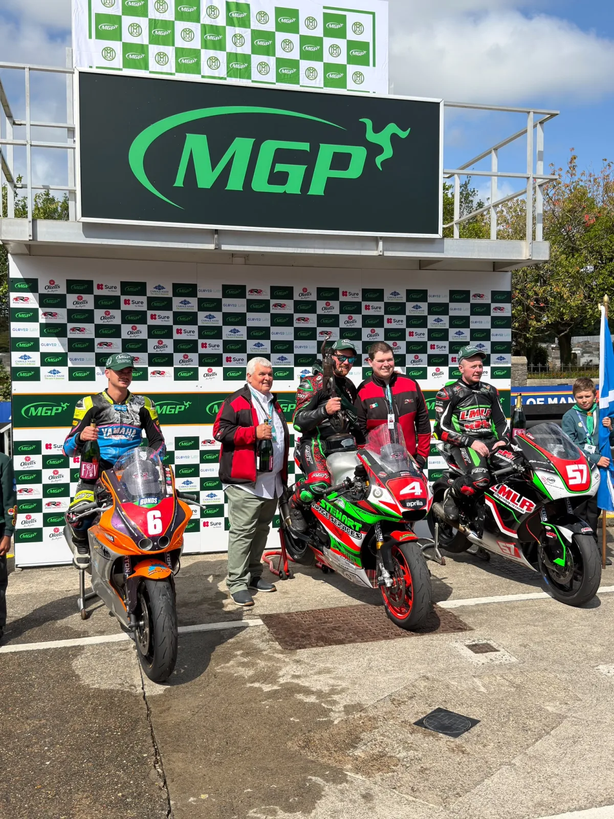 Johnny Stewart takes the victory in spectacular style in the Road Racing News Sportbike race
