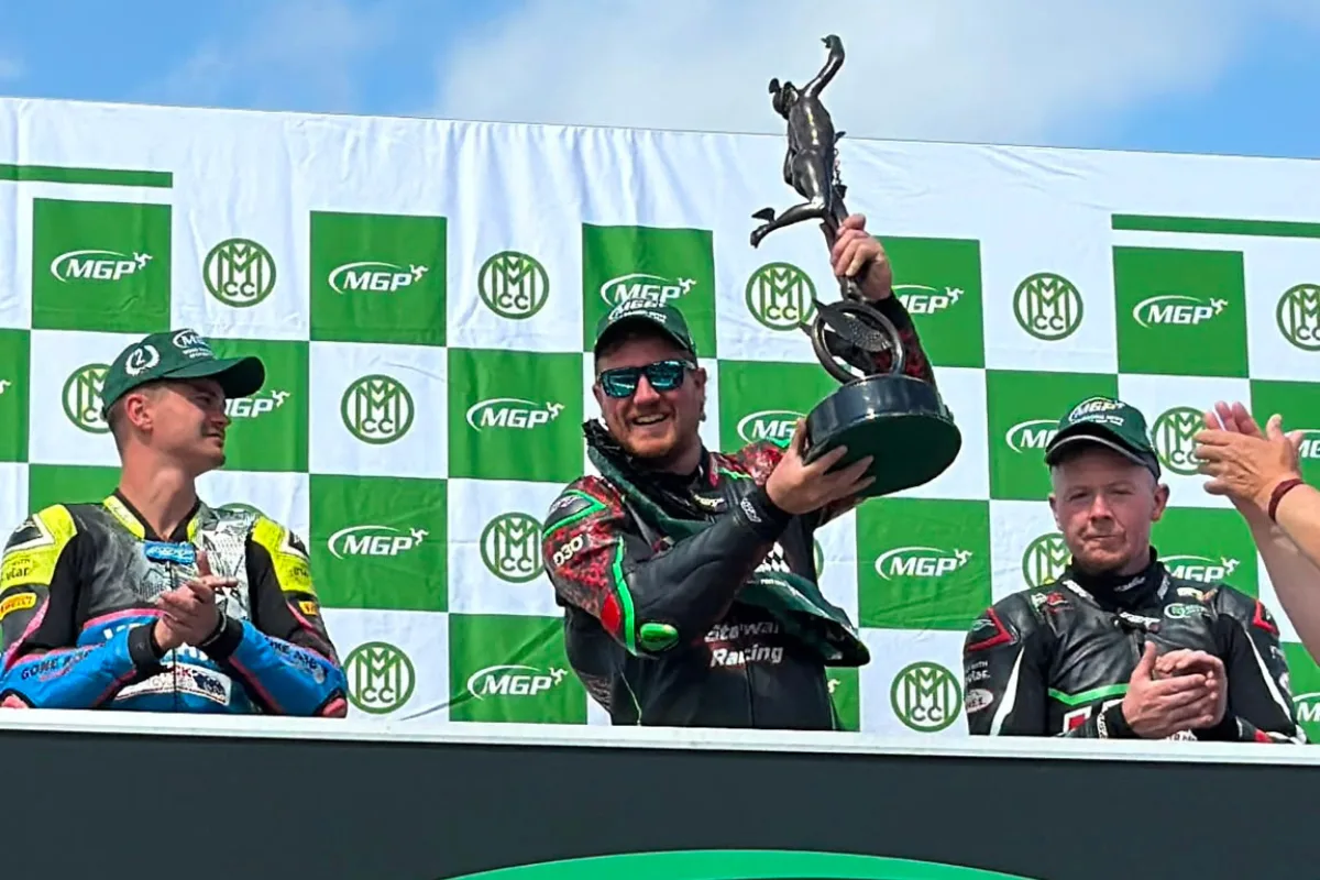Johnny Stewart takes the victory in spectacular style in the Road Racing News Sportbike race