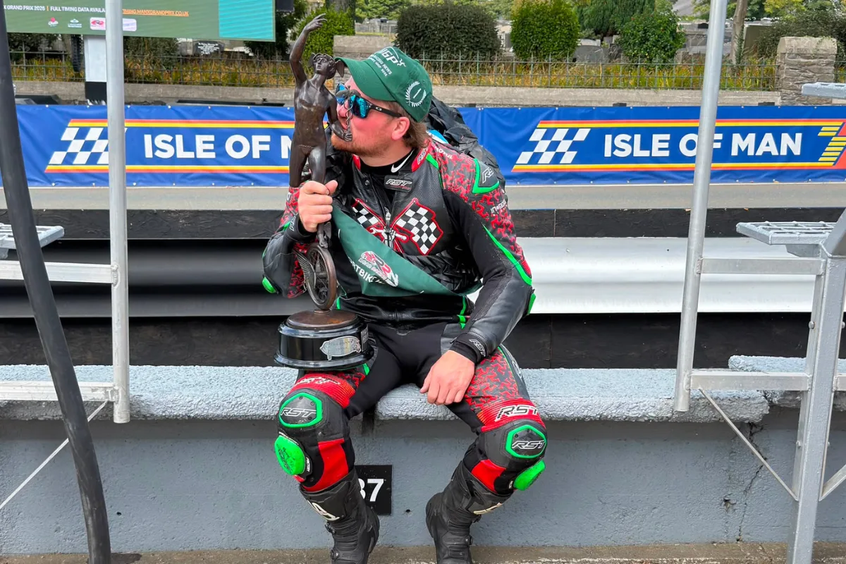 Johnny Stewart takes the victory in spectacular style in the Road Racing News Sportbike race